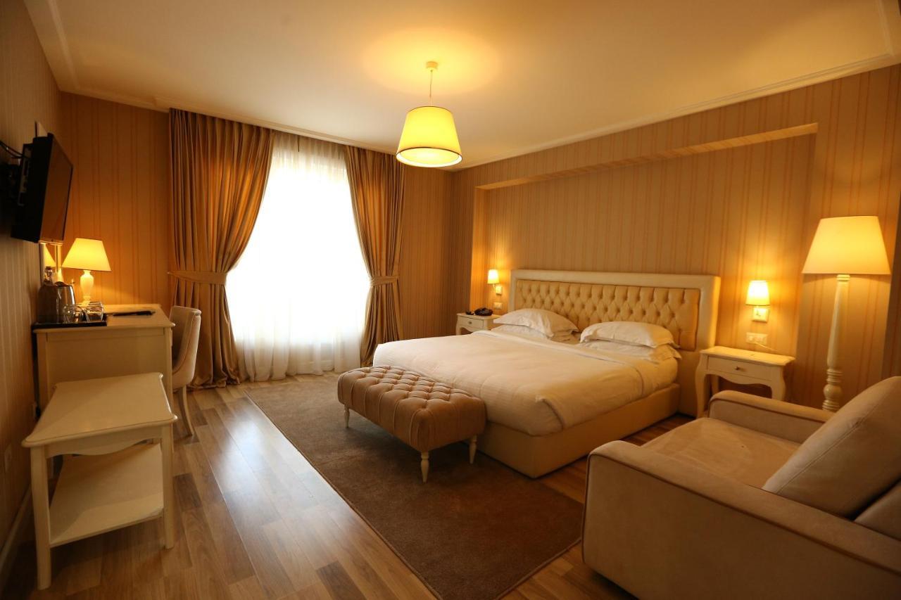 Hotel Palace &